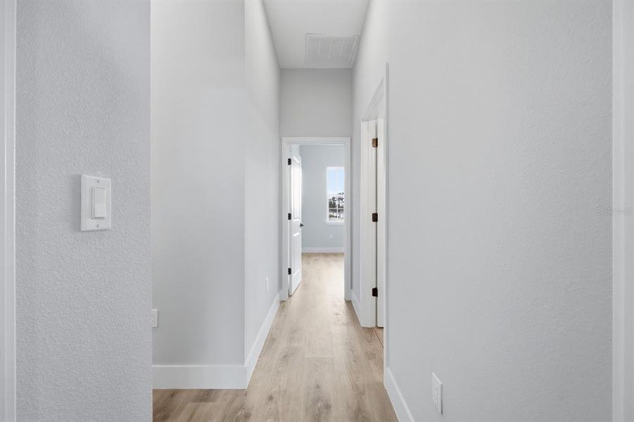 Spacious, unfurnished interior of a new home in , Ocala (Image 32).