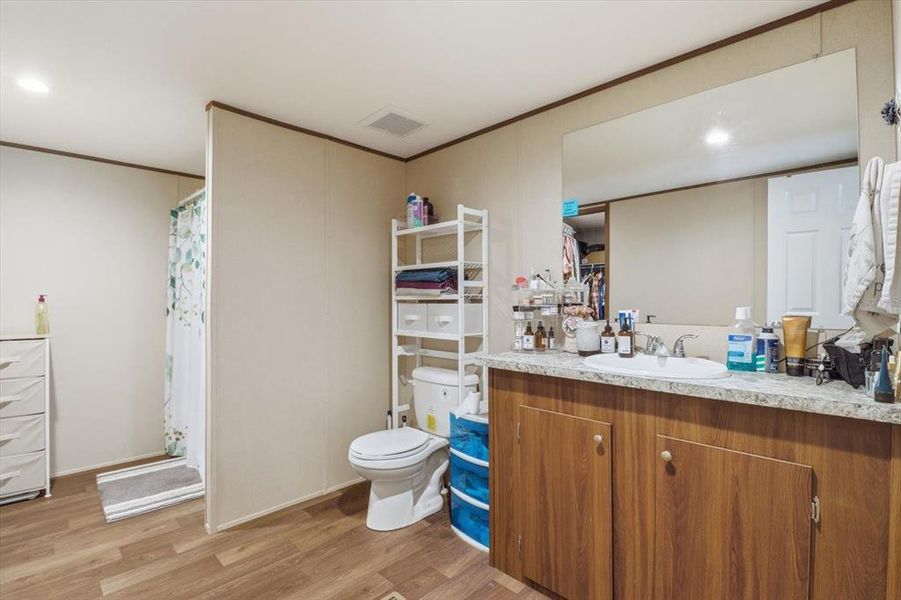 Furnished interior view inside a new home in , Bronson (Image 29).