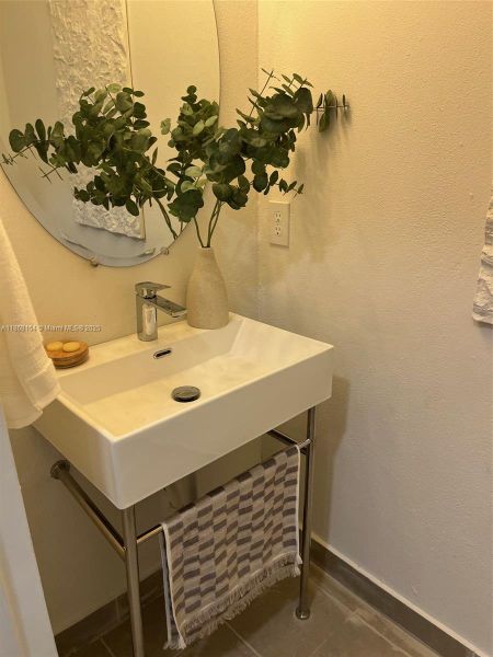 Furnished interior view inside a new home in , Hollywood (Image 3).