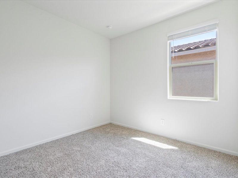 Spacious, unfurnished interior of a new home in Las Patrias at Star Valley Phase III - Signature Series, Tucson (Image 12).