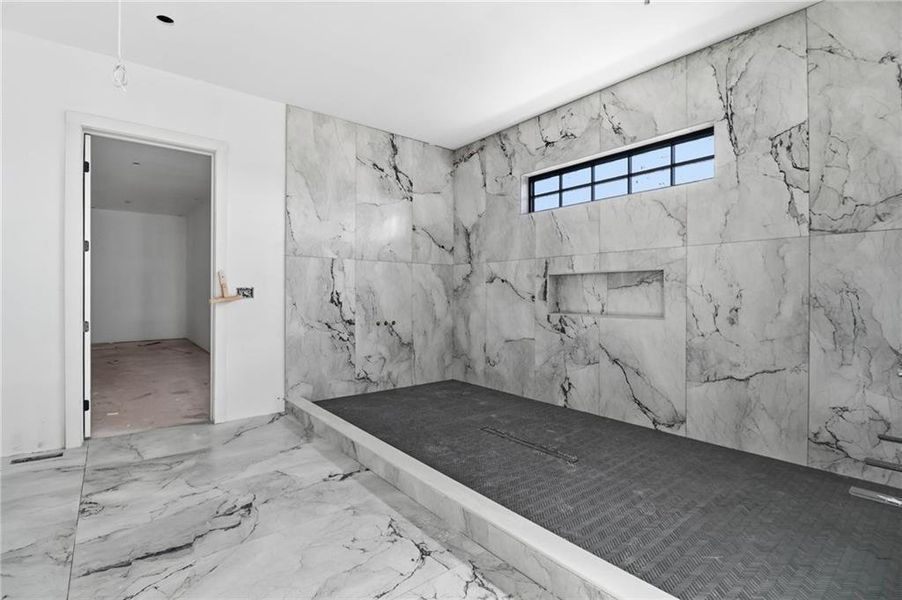 Spacious, unfurnished interior of a new home in , Alpharetta (Image 7).