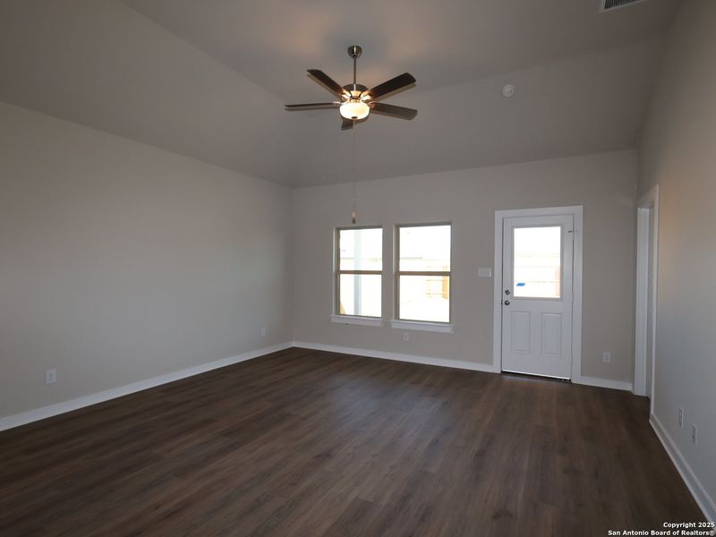 Spacious, unfurnished interior of a new home in Winding Brook, San Antonio (Image 22). Spacious, unfurnished interior of a new home in Winding Brook, San Antonio (Image 22).