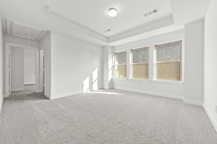 Representative image. Features, selections and colors may vary.