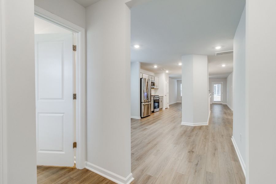 Spacious, unfurnished interior of a new home in Killians Crossing, Blythewood (Image 14).