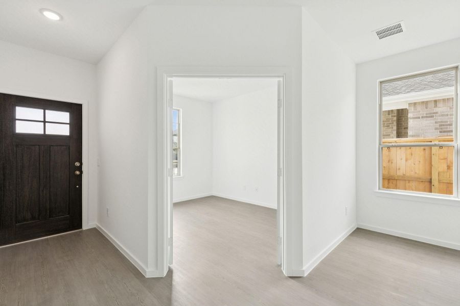 Spacious, unfurnished interior of a new home in River Ranch, Dayton (Image 22).