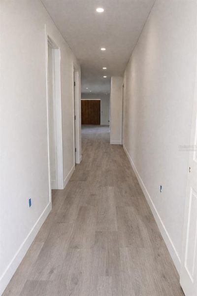 Spacious, unfurnished interior of a new home in , Orlando (Image 9).