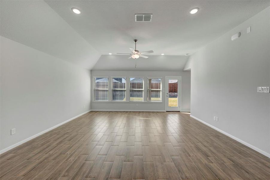 Spacious, unfurnished interior of a new home in Sagebrook, Argyle (Image 30). Spacious, unfurnished interior of a new home in Sagebrook, Argyle (Image 30).