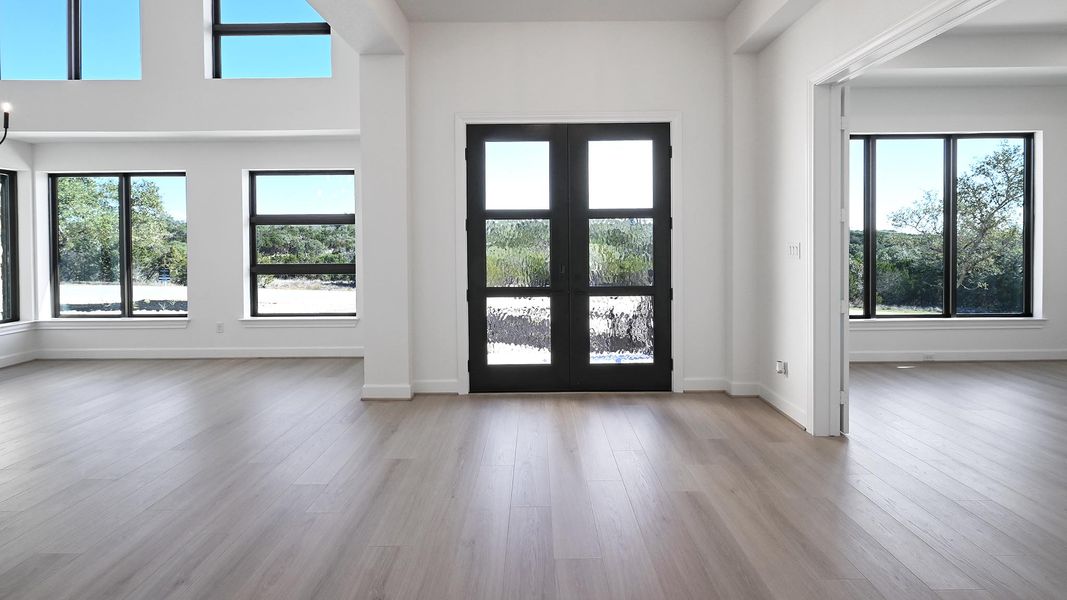Spacious, unfurnished interior of a new home in The Preserve at Elm Creek, New Braunfels (Image 13).