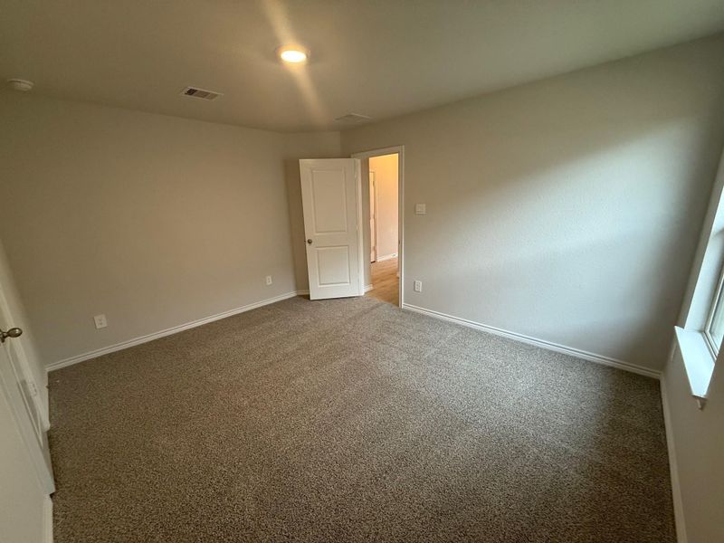 Spacious, unfurnished interior of a new home in Southern Pointe, College Station (Image 8). Spacious, unfurnished interior of a new home in Southern Pointe, College Station (Image 8).