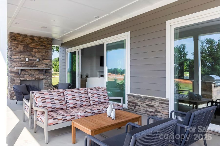 Plan 4 | McLean South Shore *actual finishes, structural selections, and orientation may vary.