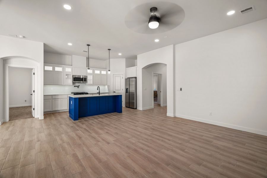 Furnished interior view inside a new home in Tierra Del Este 90, El Paso (Image 7).