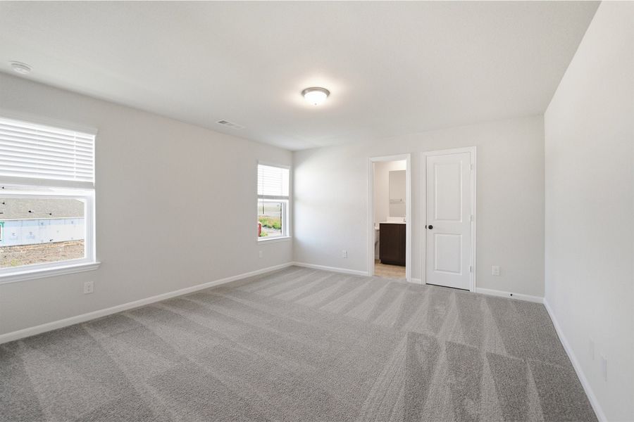 Spacious, unfurnished interior of a new home in Saddlebrook Estates, Waxahachie (Image 59).