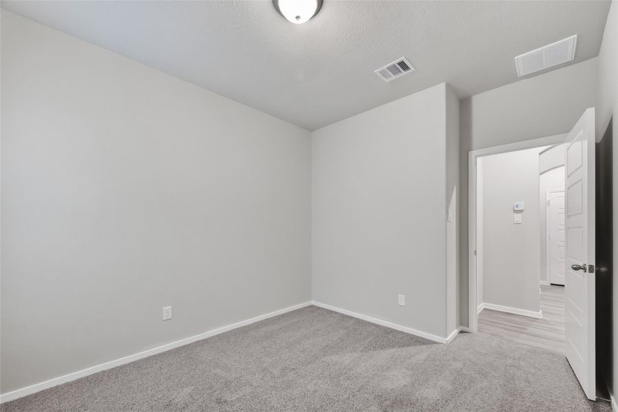 Spacious, unfurnished interior of a new home in Rollingbrook Estates, Baytown (Image 19).