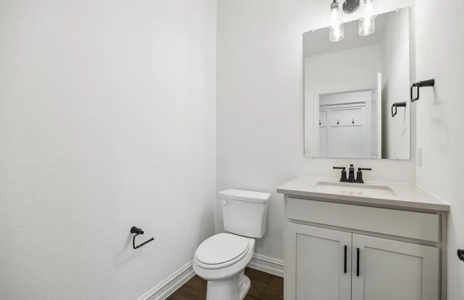 Furnished interior view inside a new home in Highland Lakes, McKinney (Image 15).