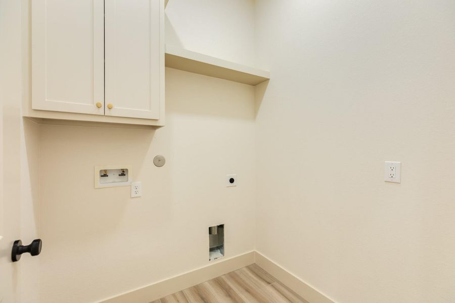 Spacious, unfurnished interior of a new home in , Richwood (Image 15).