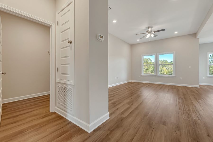 Spacious, unfurnished interior of a new home in Blossom Grove, Crestview (Image 20).