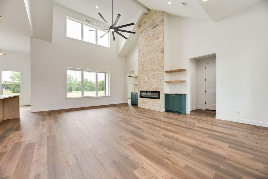 Spacious, unfurnished interior of a new home in , Corsicana (Image 32). Spacious, unfurnished interior of a new home in , Corsicana (Image 32).