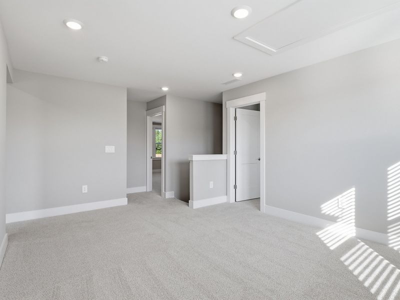 Spacious, unfurnished interior of a new home in Watkins Glen, Raleigh (Image 13).