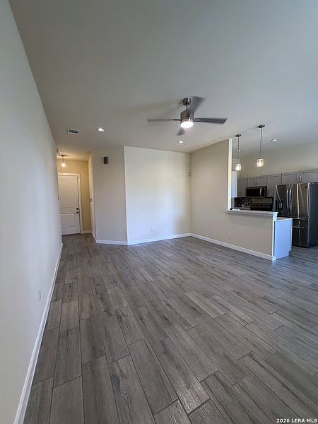 Spacious, unfurnished interior of a new home in , San Antonio (Image 14).