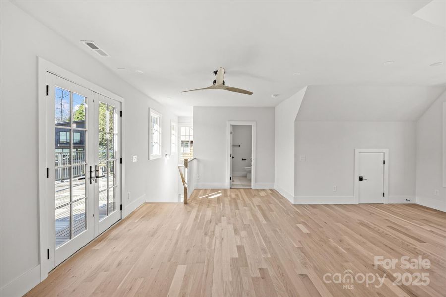 Loft/Entertainment/4th Bedroom