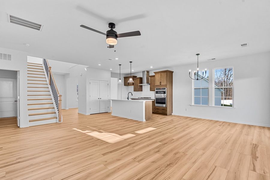Spacious, unfurnished interior of a new home in Hanes Lake, Winston-Salem (Image 19).