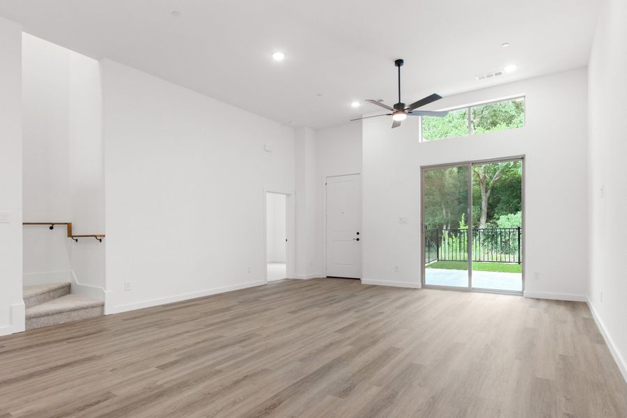 Spacious, unfurnished interior of a new home in Cottonwood Creek, Rowlett (Image 23). Spacious, unfurnished interior of a new home in Cottonwood Creek, Rowlett (Image 23).