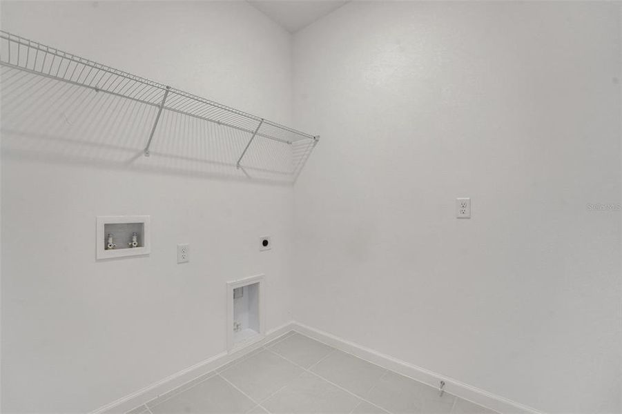 Spacious, unfurnished interior of a new home in Annabelle Estates, Winter Haven (Image 17).