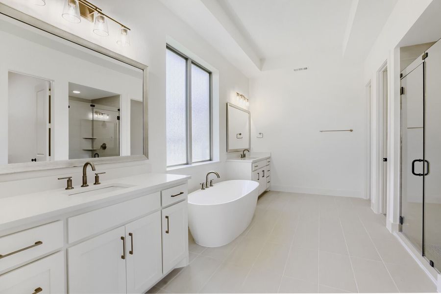 1105 Brookwood - Primary Bathroom