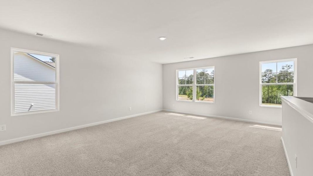 Spacious, unfurnished interior of a new home in Fairway 17 at Mirror Lake, Villa Rica (Image 28).