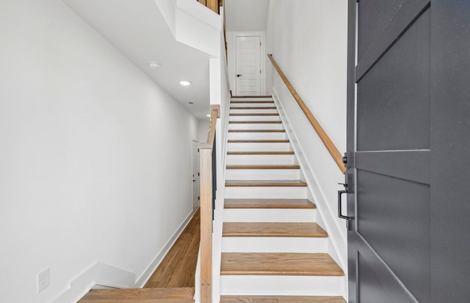 Spacious, unfurnished interior of a new home in Skyline, Nashville (Image 19).