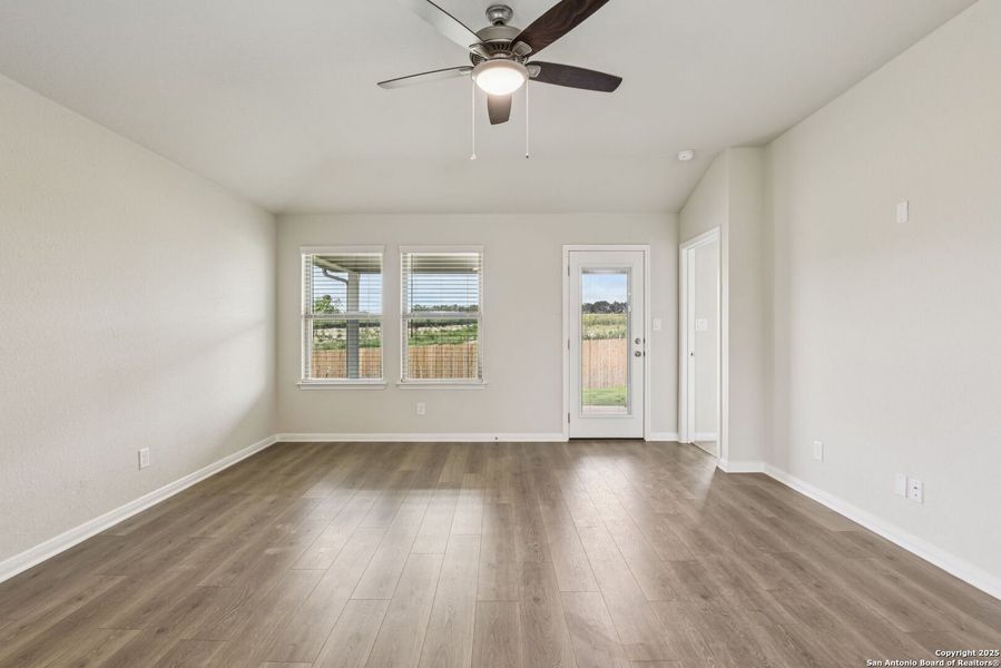 Spacious, unfurnished interior of a new home in , Cibolo (Image 34). Spacious, unfurnished interior of a new home in , Cibolo (Image 34).
