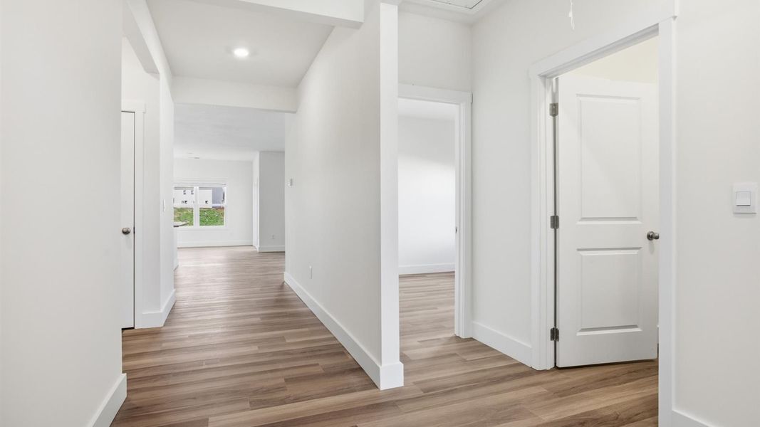 Spacious, unfurnished interior of a new home in Millstone Village, Morristown (Image 12).