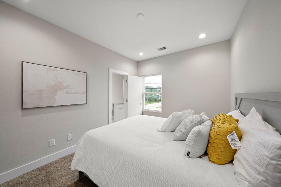 Furnished interior view inside a new home in Scranton Estates, Houston (Image 34).
