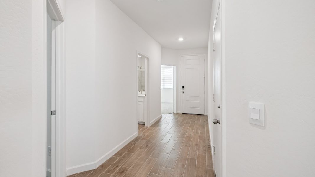 Spacious, unfurnished interior of a new home in Apache Farms, Buckeye (Image 16).