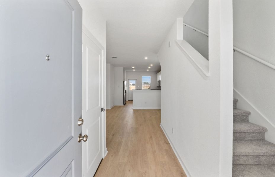 Spacious, unfurnished interior of a new home in Sonterra, Jarrell (Image 17).