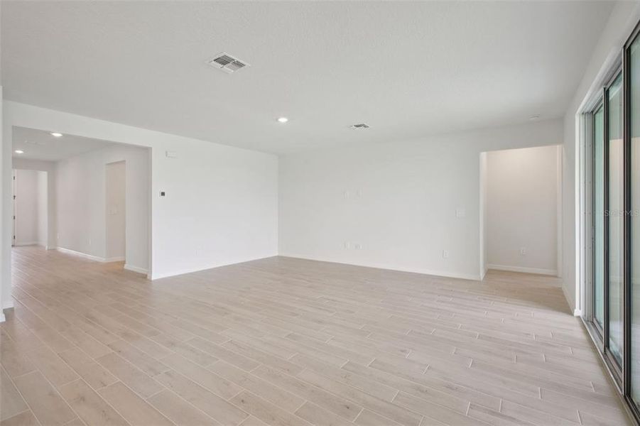 Spacious, unfurnished interior of a new home in Two Rivers - Signature Series, Zephyrhills (Image 32).