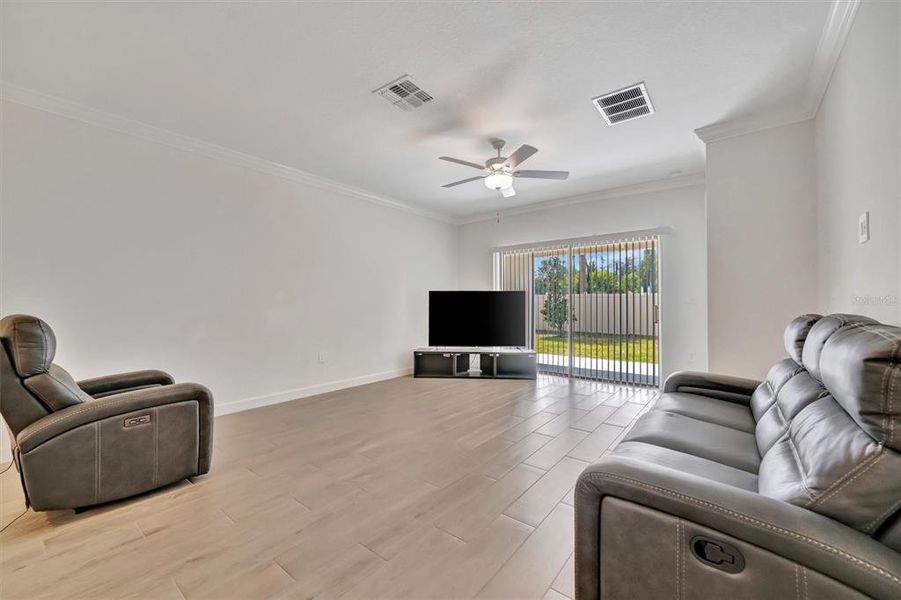 Spacious, unfurnished interior of a new home in , Wimauma (Image 28).