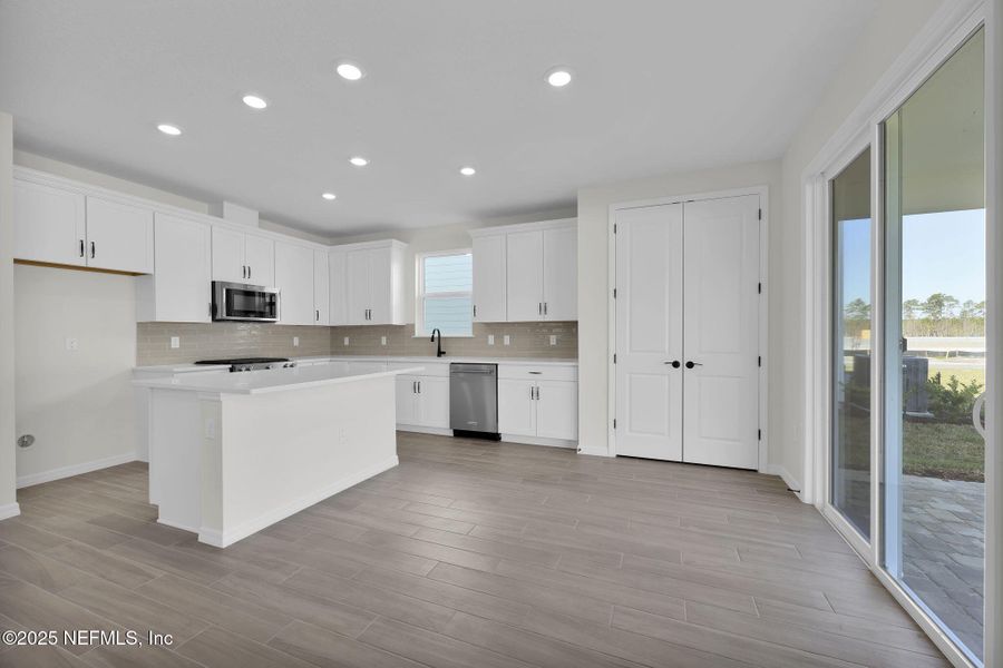 Furnished interior view inside a new home in Murray Farms, Middleburg (Image 13).
