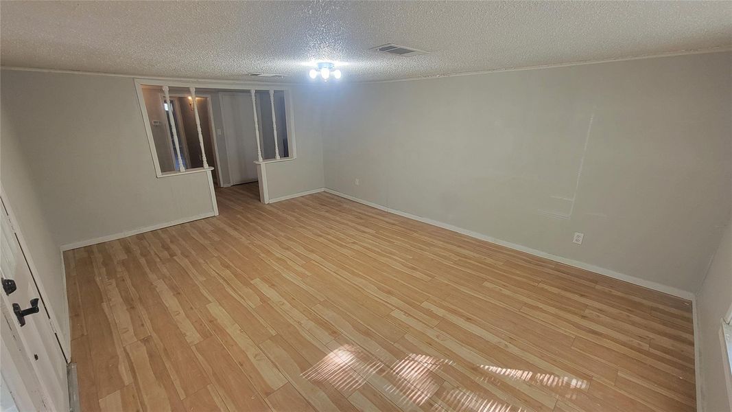 Spacious, unfurnished interior of a new home in , Vidor (Image 10). Spacious, unfurnished interior of a new home in , Vidor (Image 10).
