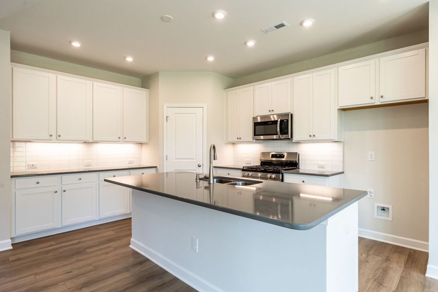 The Everlee - Kitchen