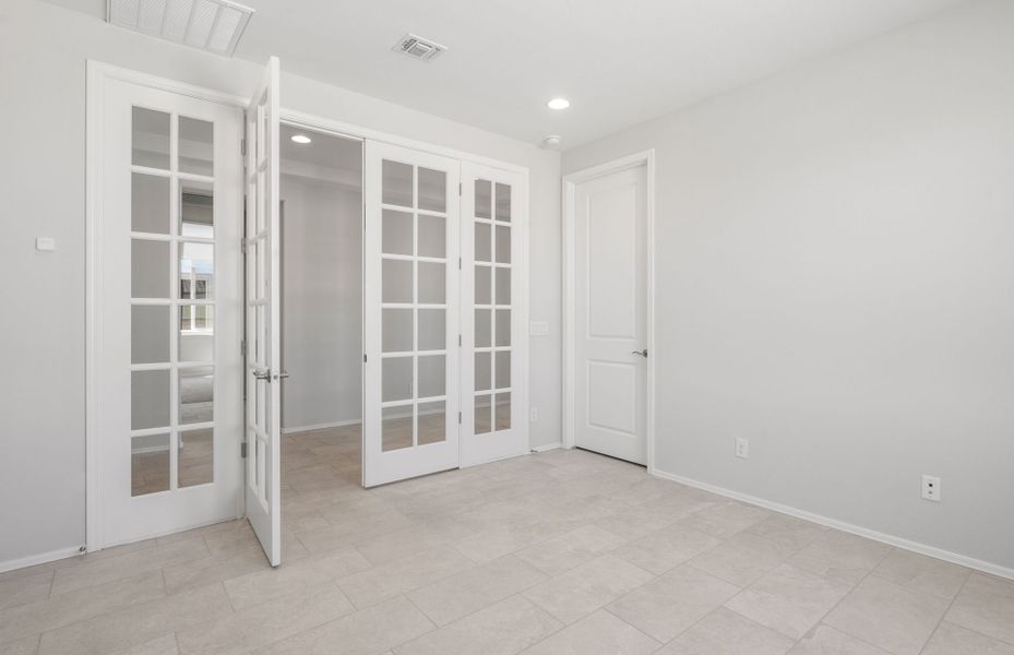 Spacious, unfurnished interior of a new home in Sun City Festival, Buckeye (Image 26).