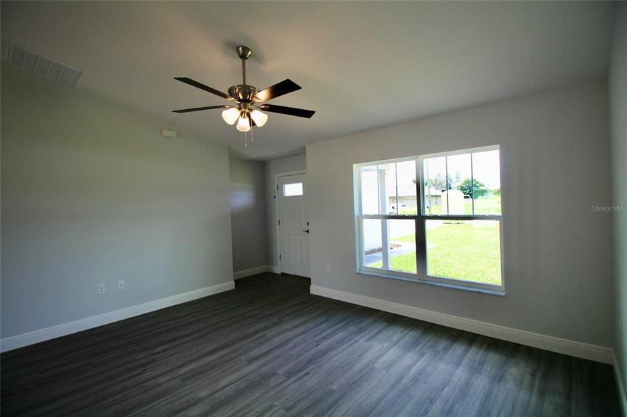 Spacious, unfurnished interior of a new home in , Ocala (Image 23).