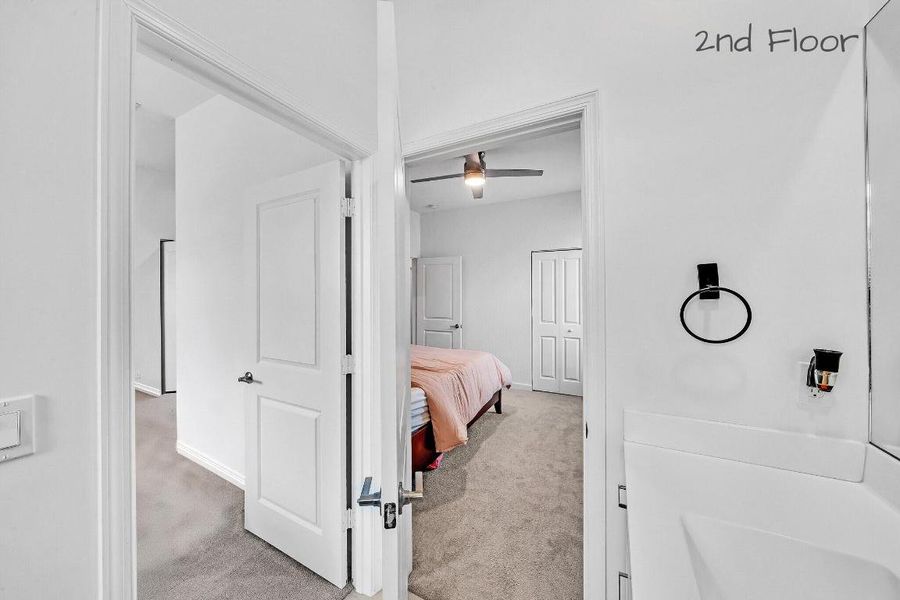 22 Jack and JIll Bathroom (3)