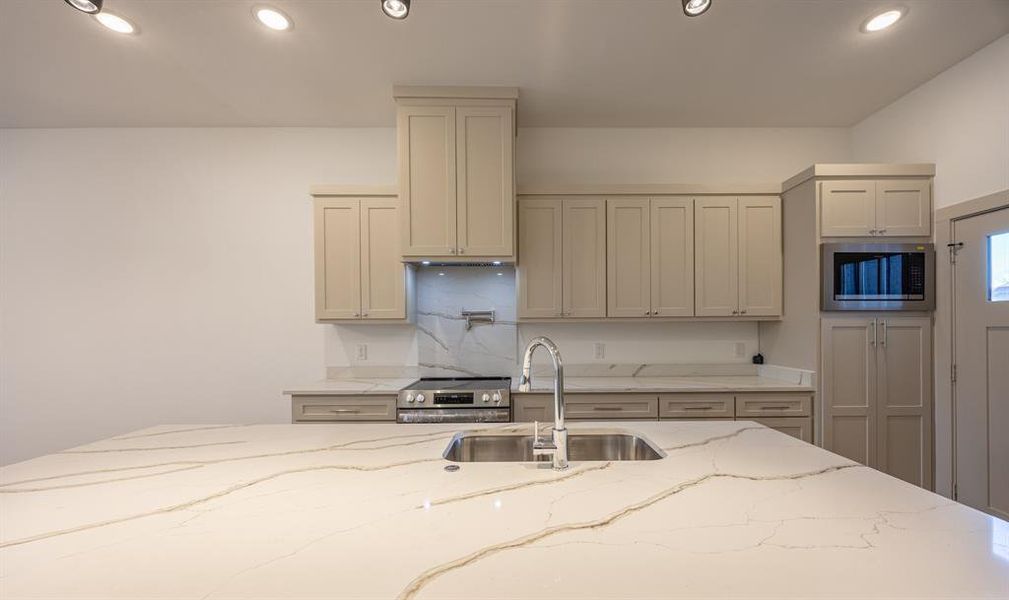 Furnished interior view inside a new home in , Fort Worth (Image 5).