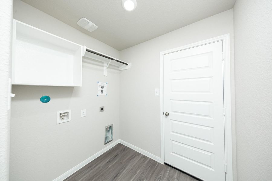 Spacious, unfurnished interior of a new home in Ridgeland Hills, Willis (Image 11).