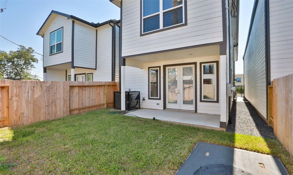 Exterior details and patio area of a home in Independence Heights, Houston (Image 24). Exterior details and patio area of a home in Independence Heights, Houston (Image 24).