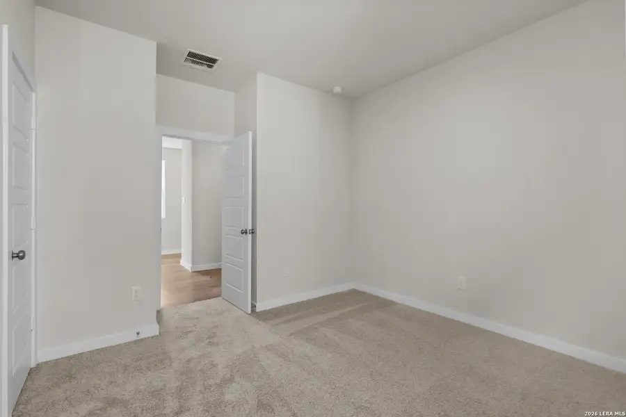 Spacious, unfurnished interior of a new home in Summerlin, San Antonio (Image 26).