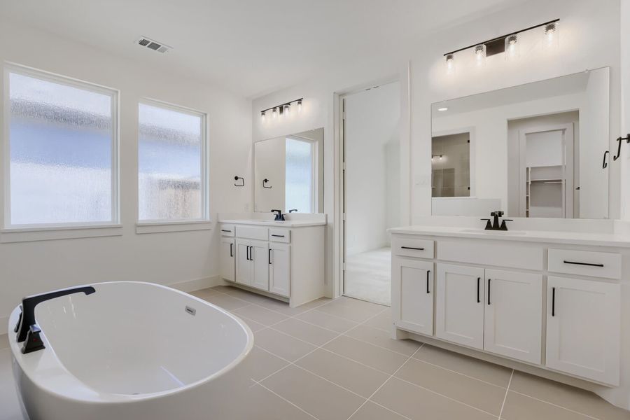 109 Enclave - Primary Bathroom