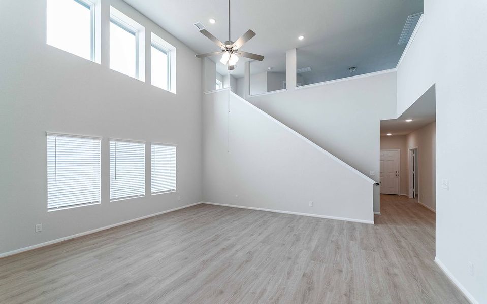 Spacious, unfurnished interior of a new home in Hunters Glen, Jarrell (Image 12).