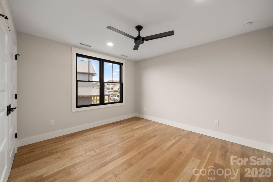 Spacious, unfurnished interior of a new home in , Asheville (Image 20).